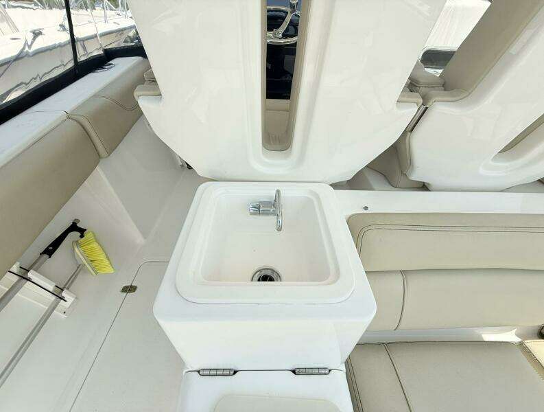 Savages 31ft Pursuit Yacht For Sale