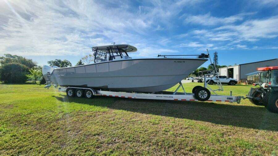 2022 Freeman 37 Center Console