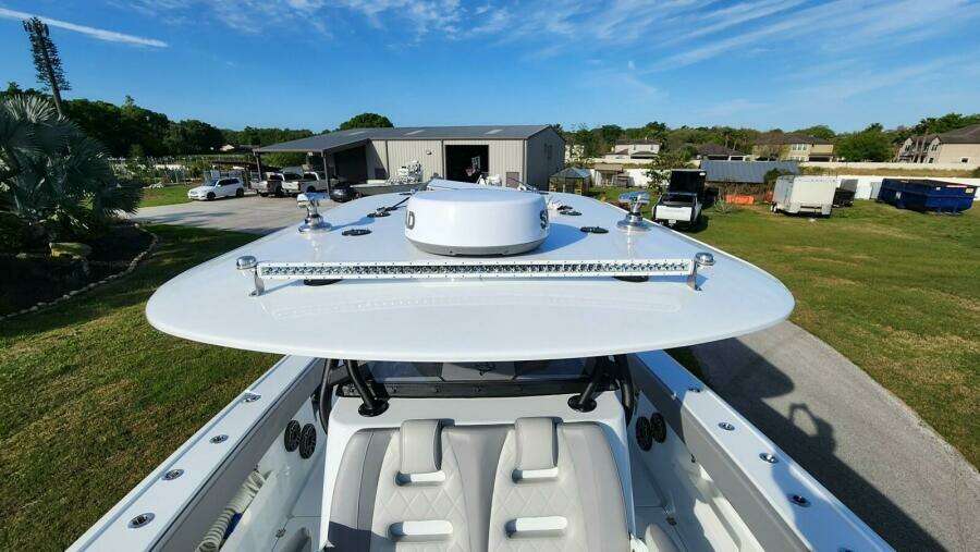 2022 Freeman 37 Center Console