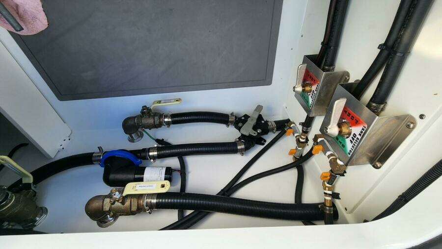 2022 Freeman 37 Center Console