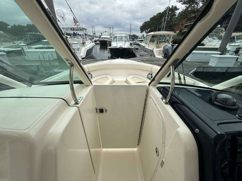 26ft Pursuit Yacht For Sale