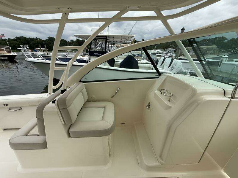 26ft Pursuit Yacht For Sale