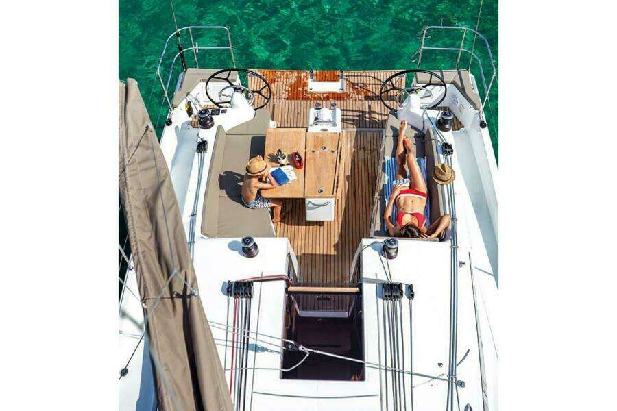 Shaz 40ft Jeanneau Yacht For Sale
