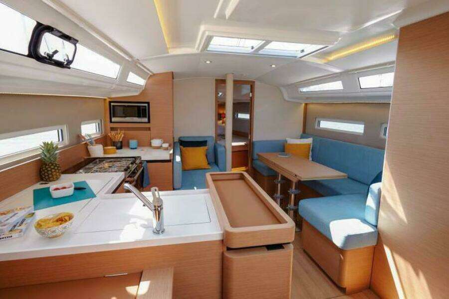 2020 Sun Odyssey 410