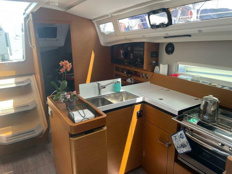 40' 2020 Jeanneau Sun Odyssey 410