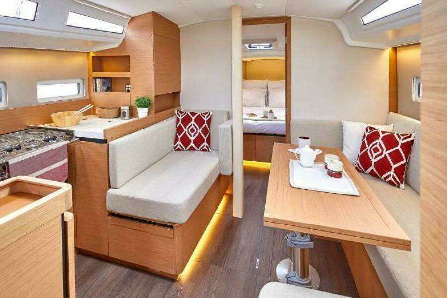 2020 Sun Odyssey 410