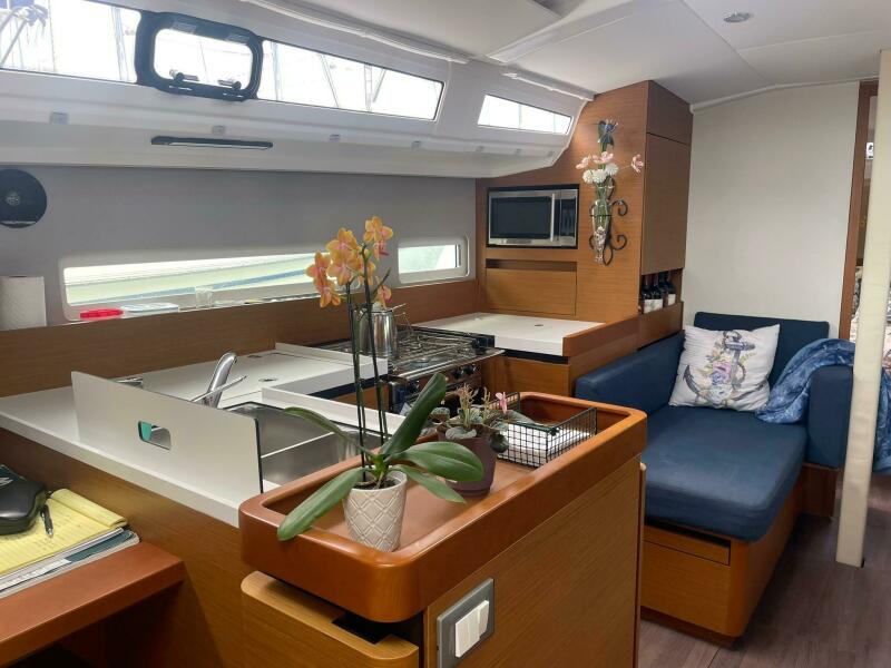 40' 2020 Jeanneau Sun Odyssey 410
