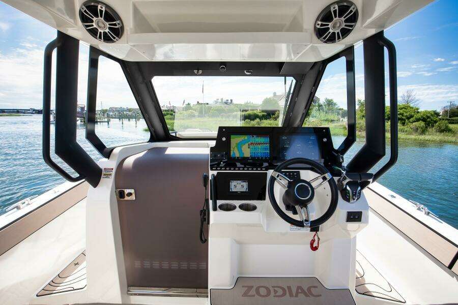 33ft Zodiac Yacht For Sale