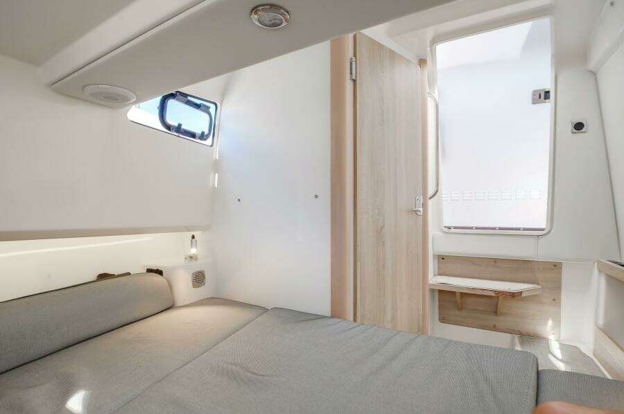 33ft Zodiac Yacht For Sale