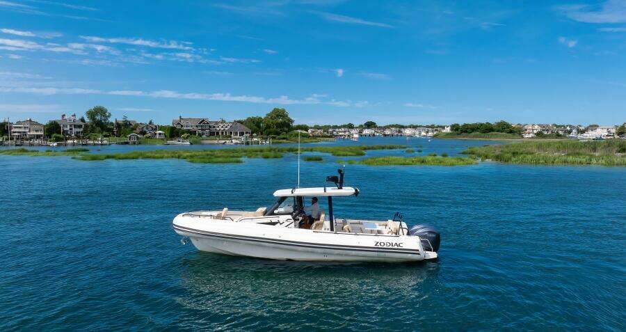 33ft Zodiac Yacht For Sale
