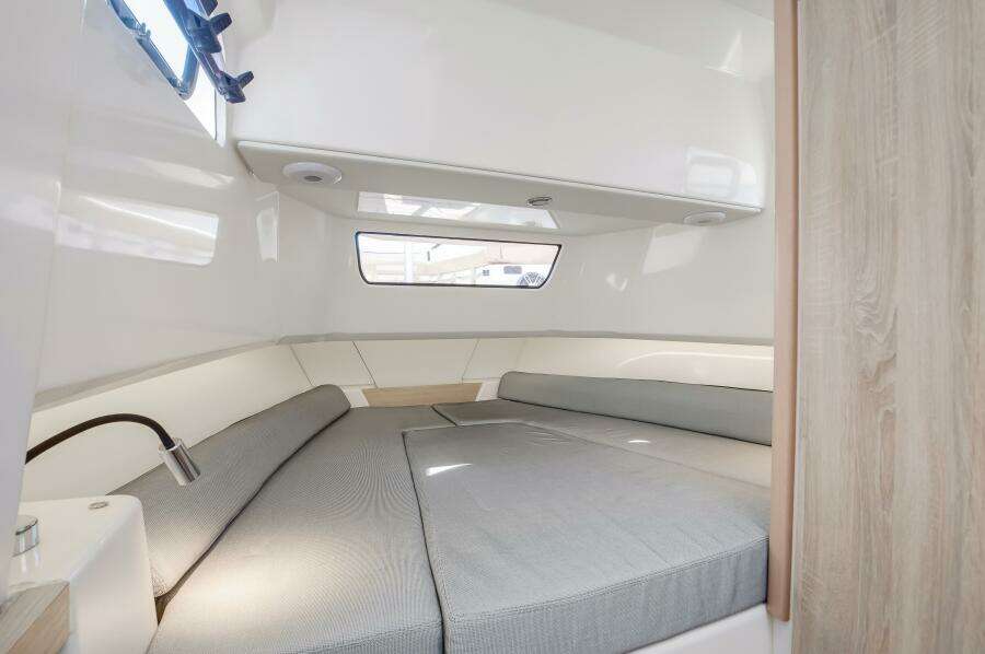 33ft Zodiac Yacht For Sale