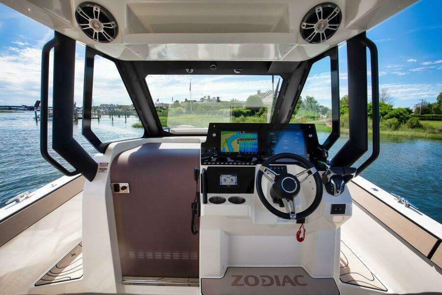 33ft Zodiac Yacht For Sale