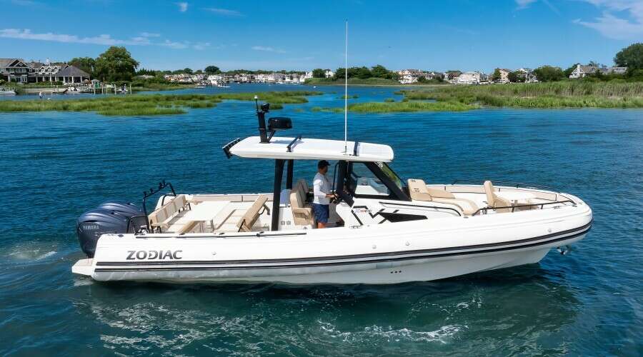 33ft Zodiac Yacht For Sale