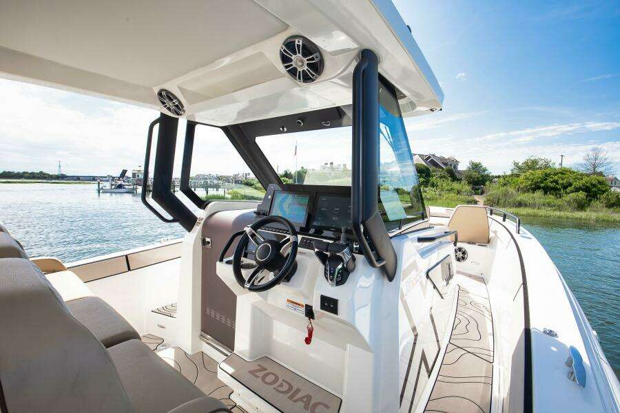 33ft Zodiac Yacht For Sale