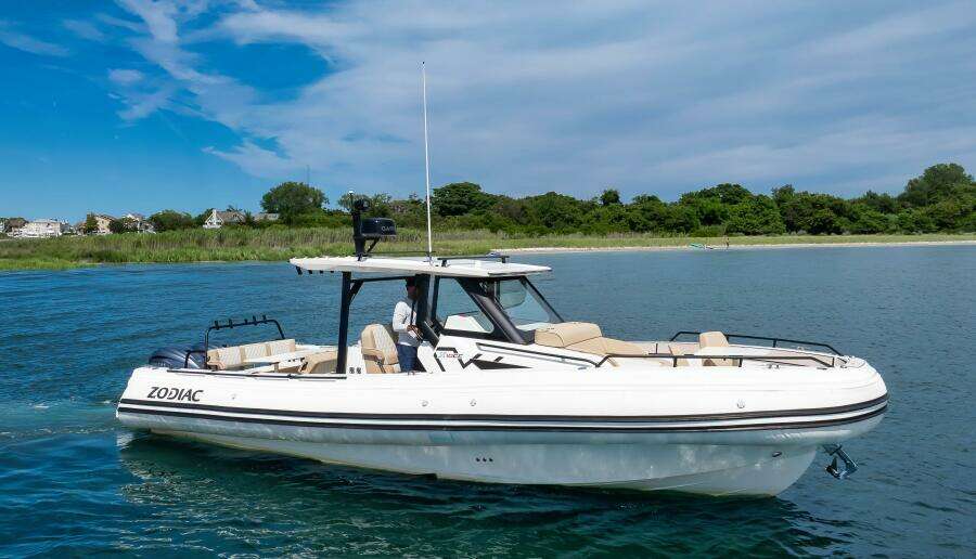 33ft Zodiac Yacht For Sale