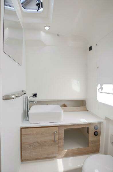 33ft Zodiac Yacht For Sale