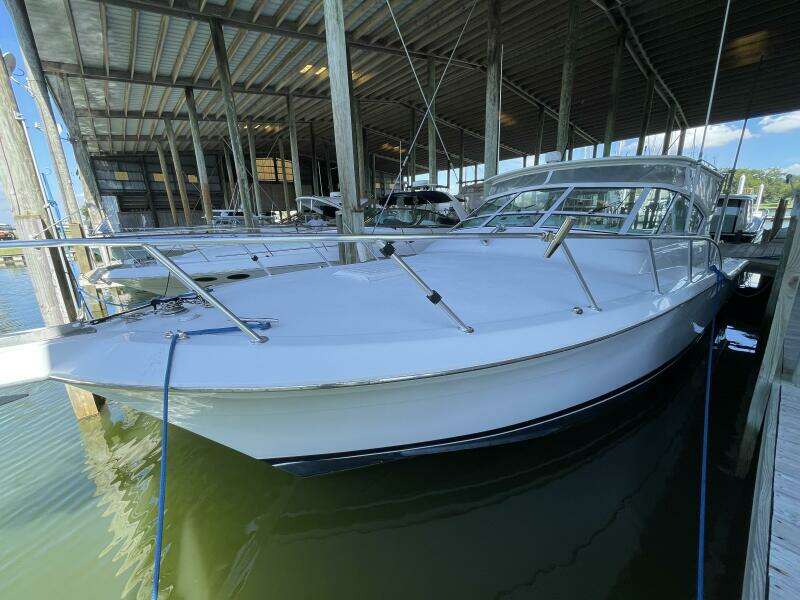 No Worries 39ft Hatteras Yacht For Sale