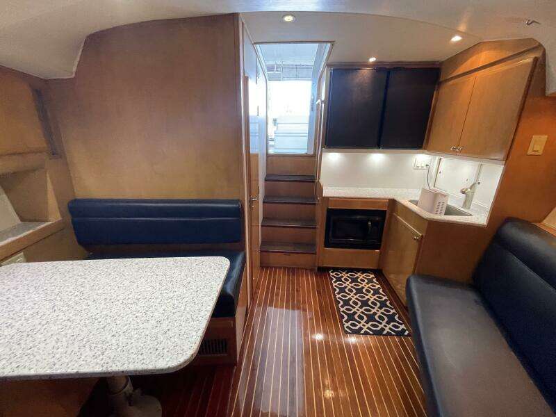 No Worries 39ft Hatteras Yacht For Sale