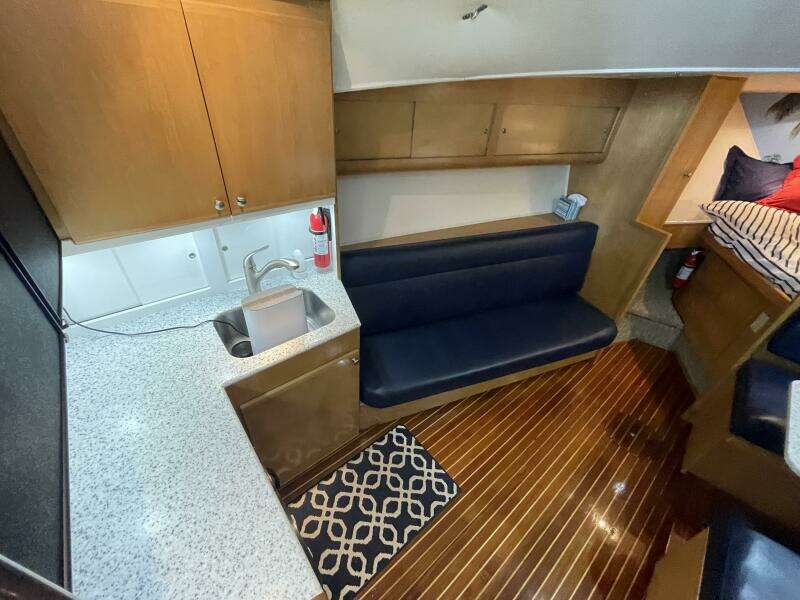 No Worries 39ft Hatteras Yacht For Sale