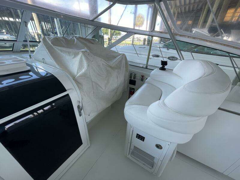 No Worries 39ft Hatteras Yacht For Sale