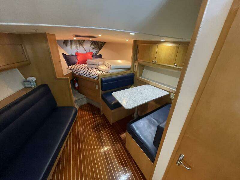 No Worries 39ft Hatteras Yacht For Sale