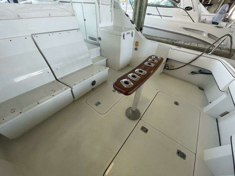 No Worries 39ft Hatteras Yacht For Sale