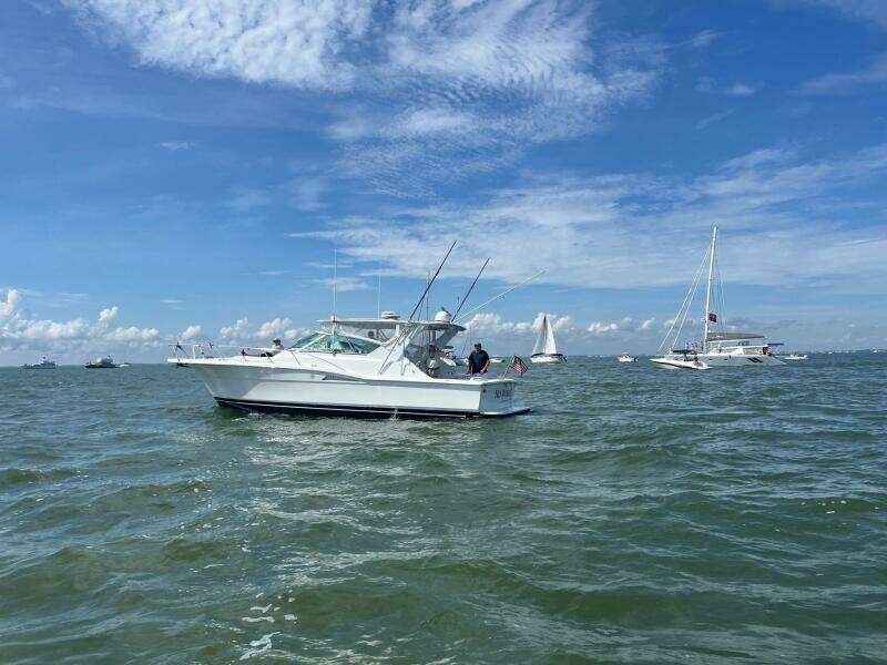 No Worries 39ft Hatteras Yacht For Sale