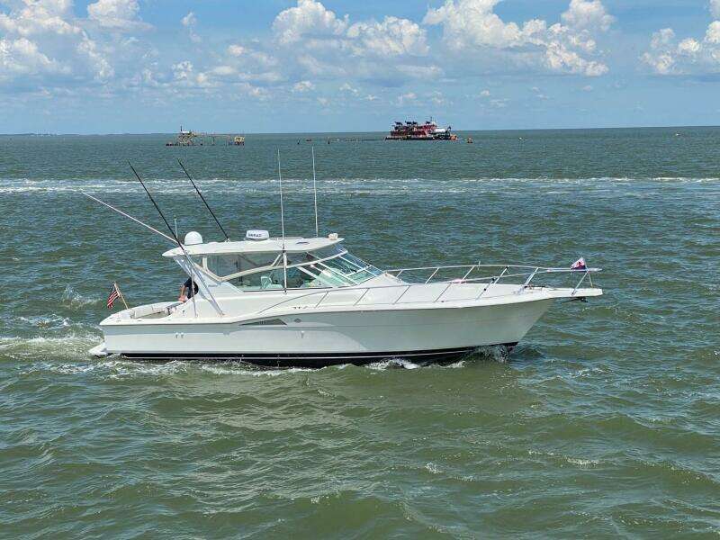 No Worries 39ft Hatteras Yacht For Sale