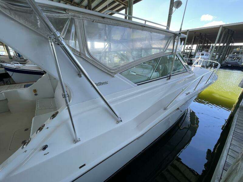 No Worries 39ft Hatteras Yacht For Sale