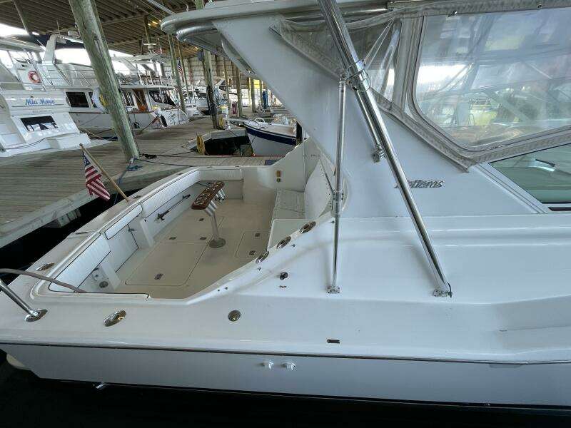 No Worries 39ft Hatteras Yacht For Sale