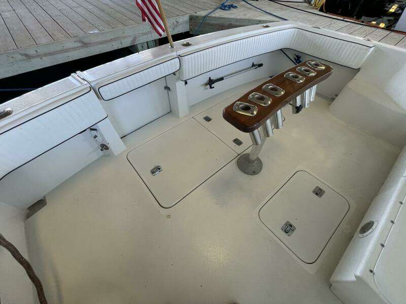 No Worries 39ft Hatteras Yacht For Sale