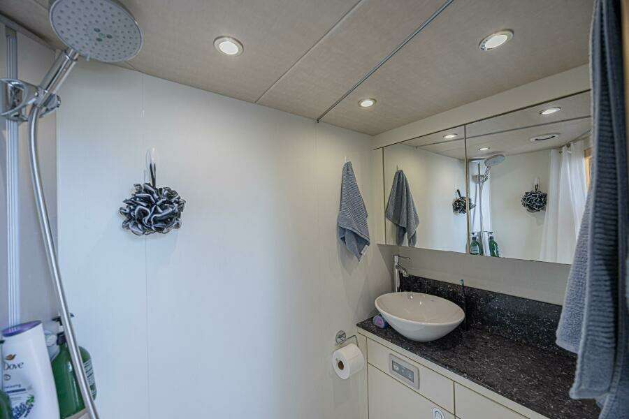 Dirty Dawg 75ft Sunseeker Yacht For Sale
