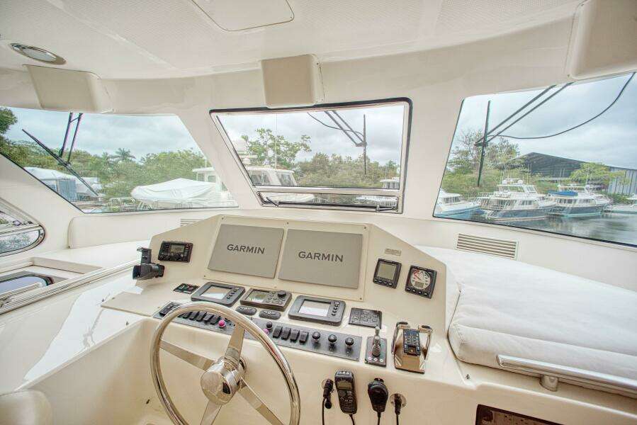 RODE RUNNER II 70ft Marlow Yacht For Sale