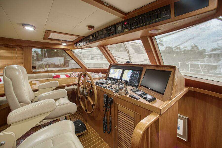 RODE RUNNER II 70ft Marlow Yacht For Sale