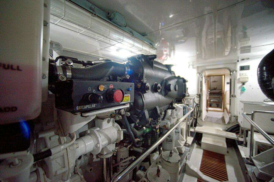RODE RUNNER II 70ft Marlow Yacht For Sale