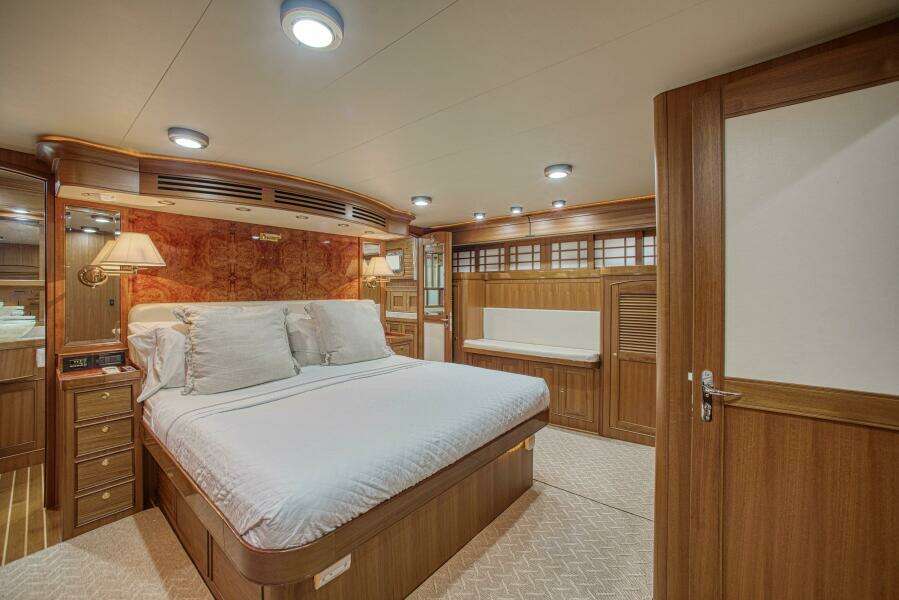 RODE RUNNER II 70ft Marlow Yacht For Sale