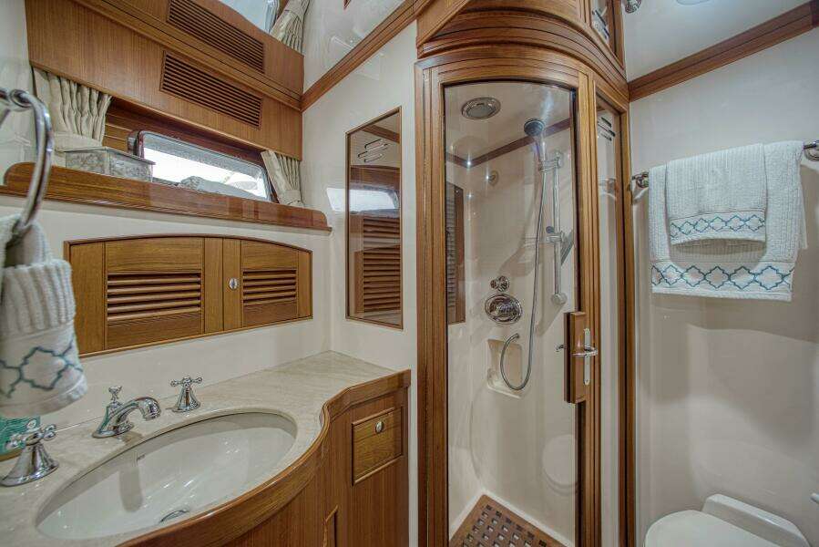RODE RUNNER II 70ft Marlow Yacht For Sale