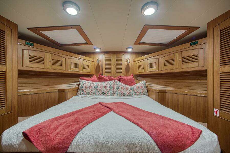 RODE RUNNER II 70ft Marlow Yacht For Sale