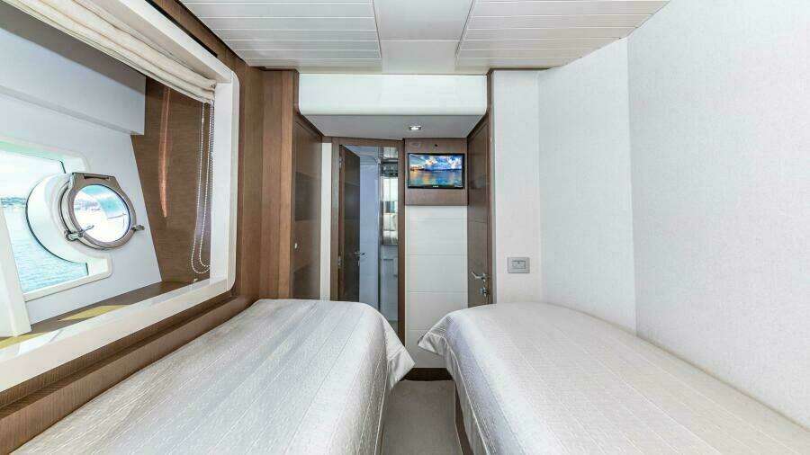 Hoya Saxa 87ft Ferretti Yachts Yacht For Sale