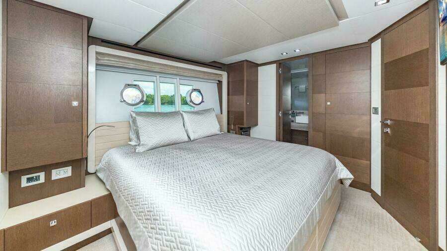 Hoya Saxa 87ft Ferretti Yachts Yacht For Sale