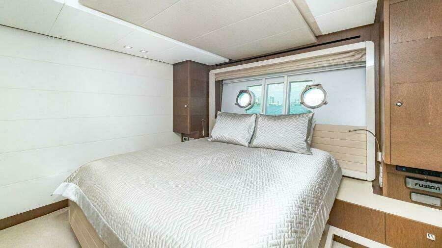 Hoya Saxa 87ft Ferretti Yachts Yacht For Sale
