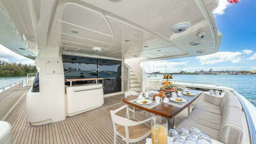 Hoya Saxa 87ft Ferretti Yachts Yacht For Sale