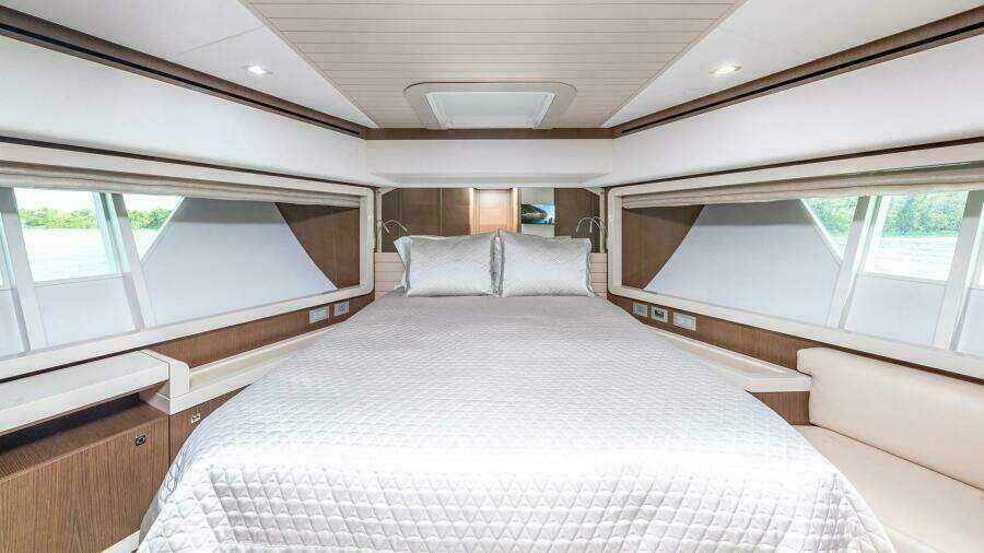 Hoya Saxa 87ft Ferretti Yachts Yacht For Sale