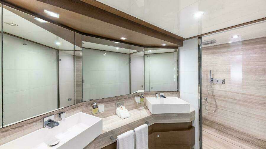 Hoya Saxa 87ft Ferretti Yachts Yacht For Sale