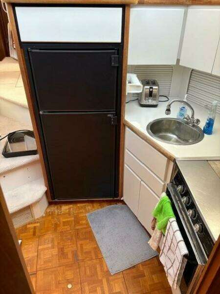 35ft Carver Yacht For Sale