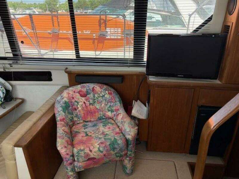 35ft Carver Yacht For Sale