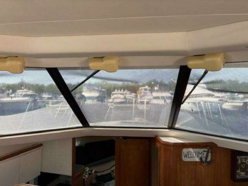 35ft Carver Yacht For Sale