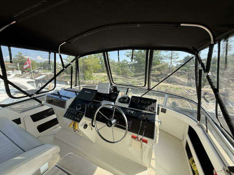 35ft Carver Yacht For Sale