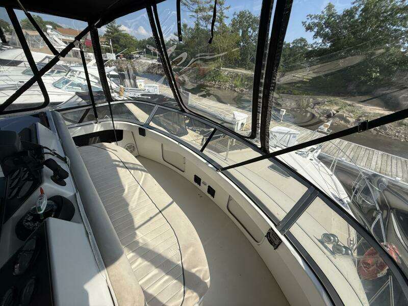 35ft Carver Yacht For Sale