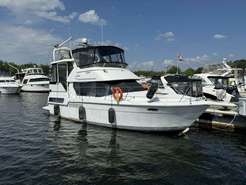 35ft Carver Yacht For Sale